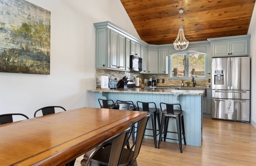 Seneca House | Knot On Call Lake House + HOT TUB