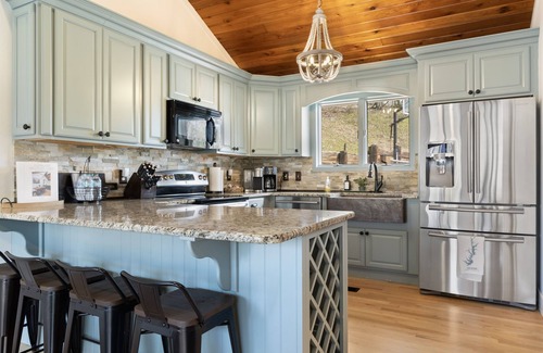 Seneca House | Knot On Call Lake House + HOT TUB