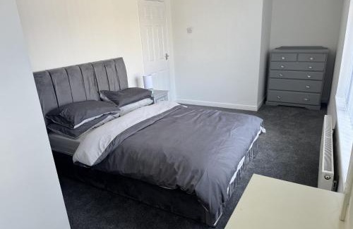 Liverpool House | Knotty Ash - 3 Beds - Sleeps 6 - On-Site Parking