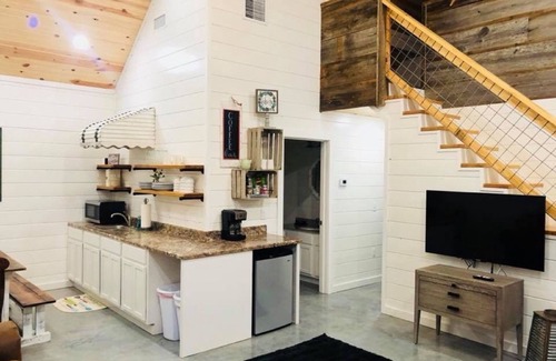 Mountain View Cabin | Knotty Squirrel Unit 3 Multibedroom Suite