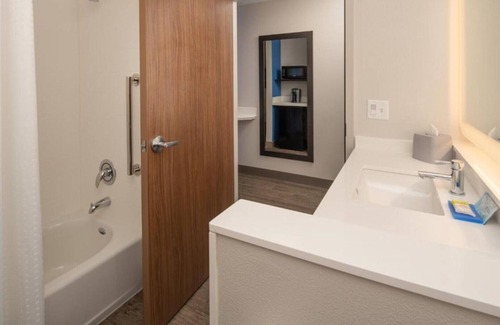 Camas House | Known as a gateway city to the Columbia River Gorge!
