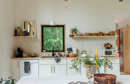 Comstock House | Kodiak - Hot Tub/Sauna