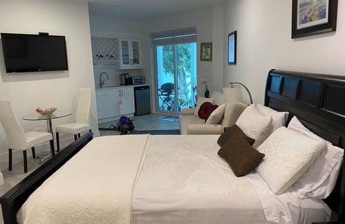 West Porpoise Bay Apartment | Koka Coast By The Sea-1- Private Suite 6406 Gale Ave N