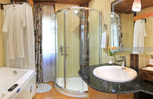 Dal Lake Hotel | Kolu Group Of Houseboats