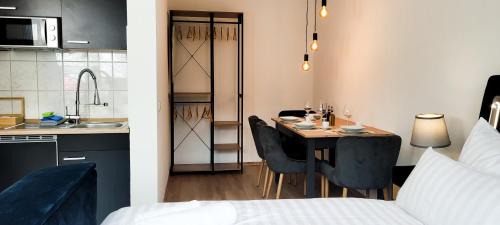 Cospeda Apartment | KOMM - Terrasse- Parkplatz- Küche- Boxspringbett