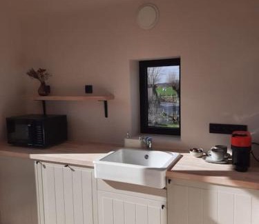 Hoogboeregem Apartment | Komo Hill Stays - guestroom Komo Cosy