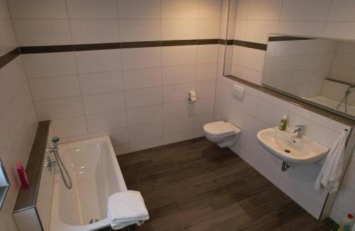 Bad Oeynhausen Apartment | Komplettes Haus Modern 2024 eröffnet