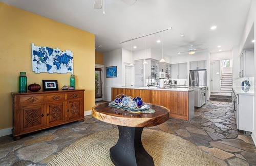 Kailua-Kona House | Kona Blue: Secluded Beachfront Home w/Private Pool, AC & Ocean Views