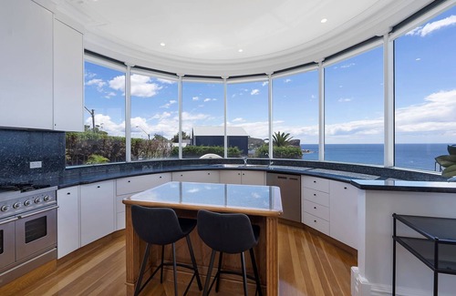 Avalon Beach House | Kookaburra, Ocean Front by TCC
