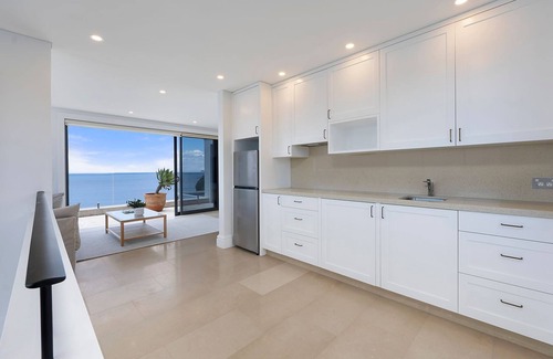 Avalon Beach House | Kookaburra, Ocean Front by TCC