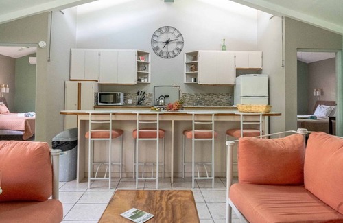 Picard Apartment | Kootney Resorts