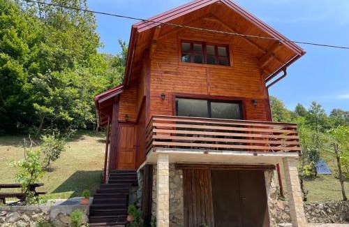 Veljun Ski Chalet | Korana Riverside