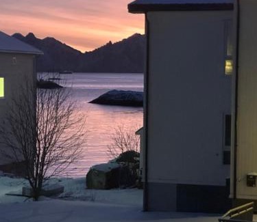 Kabelvag House | Koselig hus nært havet i Lofoten, Kabelvåg