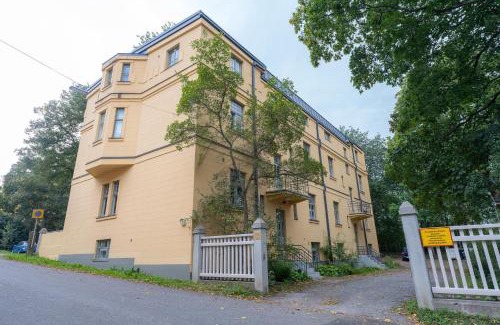 Turku Apartment | Kotimaailma Villa Hortus - Convenient studio for 2