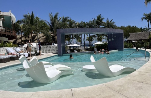 La Puntilla Apartment | Kovay Gardens Paradise1 bedroom condo, family friendly, relax or seek adventure