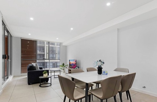 Mascot Apartment | KozyGuru | Mascot | 2-Bed close to train