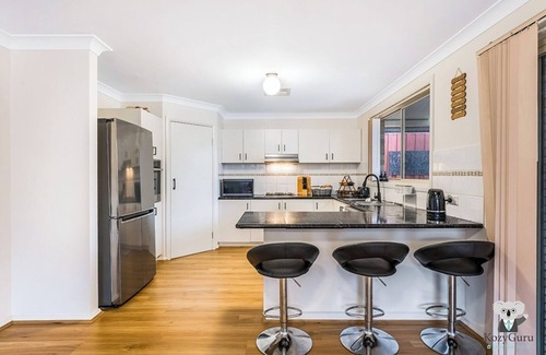 West Hoxton House | KozyGuru | West Hoxton | Spacious 7-Person Home