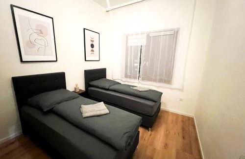 Krefeld Apartment | Krefeld House - 20 Min to DUS AIRPORT & MESSE