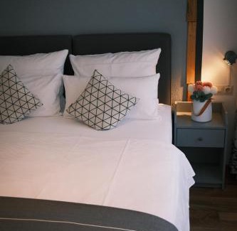 Freiburg im Breisgau Bed & Breakfast | Kreuzblume Hotel & Weinstube