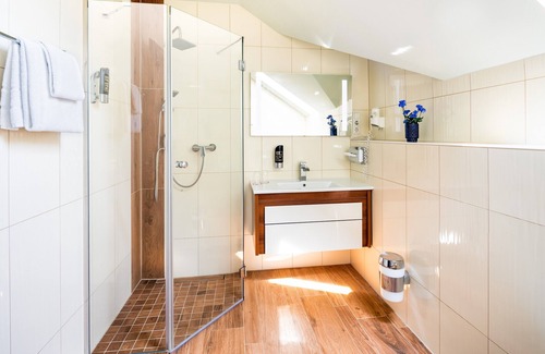 Rheindorf Hotel | Kristallhotel Fettehenne