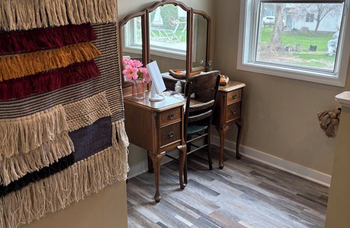Bass Lake Cottage | Krueger’s cottage with Lake Acess. Newly remodeled.