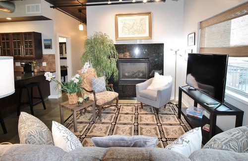 Manhattan Condo | KSU/Aggiville Luxury Condo w/ Gated Parking