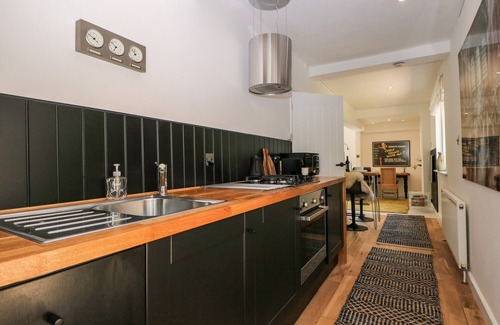 Tring Cottage | KUB HOUSE, luxury holiday cottage in Wigginton, Hertfordshire