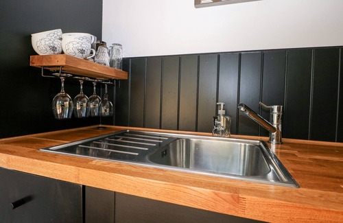 Tring Cottage | KUB HOUSE, luxury holiday cottage in Wigginton, Hertfordshire