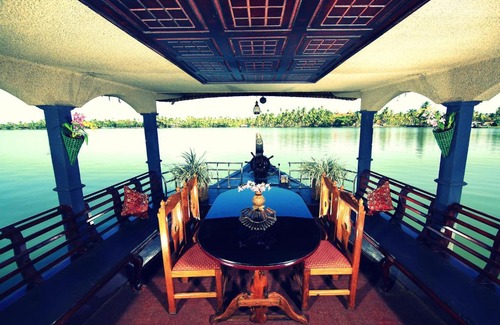 Kumarakom Boat Rental | Kumarakom Heritage Houseboats
