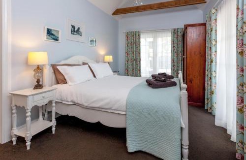 Thames House | Kuranui Cottage