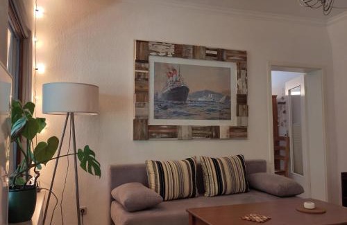 Neumuhlen-Dietrichsdorf Apartment | Kutscherwohnung