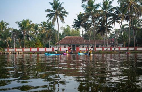 Alappuzha House | Kuttanad Kayak Club by Lexstays