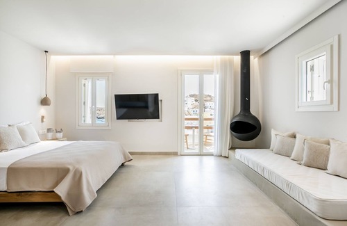 Loutra House | Kythnos Blue - Suite 4 Luxurious, Sea Front