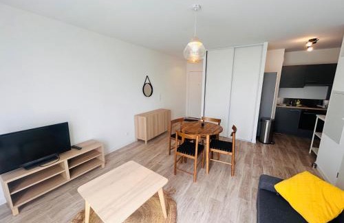 Cernay Apartment | Léchapée champenoise Terrasse