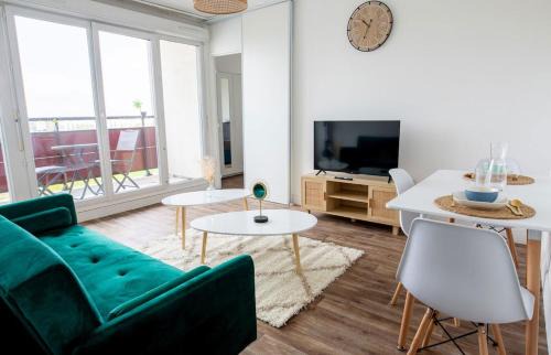 Aulnay-sous-Bois Apartment | L Échappée Bellini - Proche Paris - 15min Airport