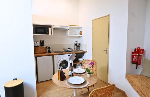 Camaret-sur-Aigues Apartment | L'Échappée Bohème - WIFI - NETFLIX - PRIME - CLIM