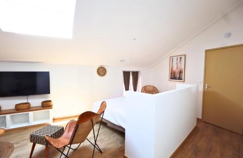 Camaret-sur-Aigues Apartment | L'Échappée Bohème - WIFI - NETFLIX - PRIME - CLIM