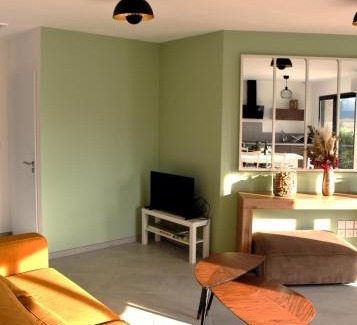 La Roche-Vineuse House | L'échappée Bourguignonne