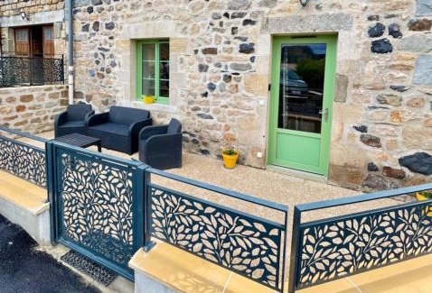 Saint-Julien-Chapteuil Apartment | L'école des frères