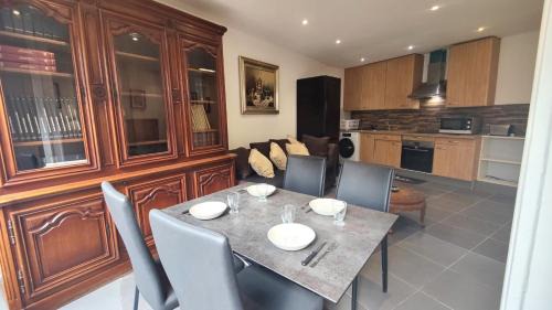 Romainville Apartment | L'Écrin Parisien - Proche Métro -Direct Paris - 4 personnes