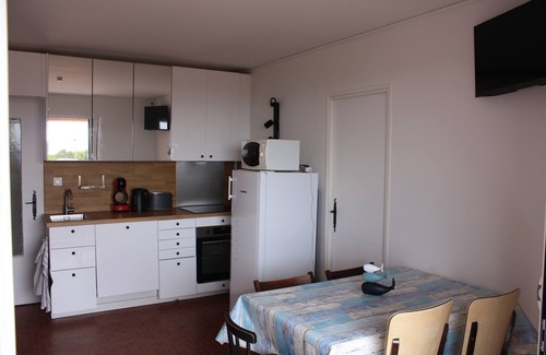 Giens Apartment | L'étoile de Giens - Sublime view! 2 bedrooms, pool, 5-minute walk to beaches