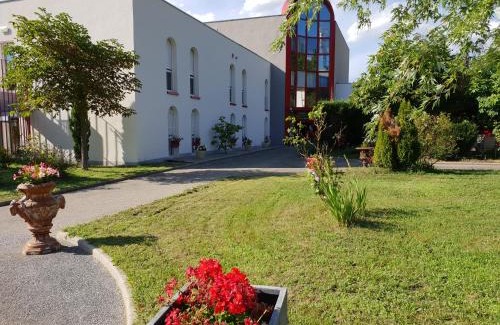 Firminy Hotel | L'Abribis