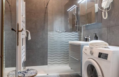 Aix-les-Bains City Center Apartment | L'aix'capade Enchantée