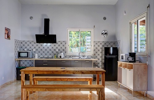 Petite-ÃŽle House | L'Albius - Maison avec terrasse et jardin