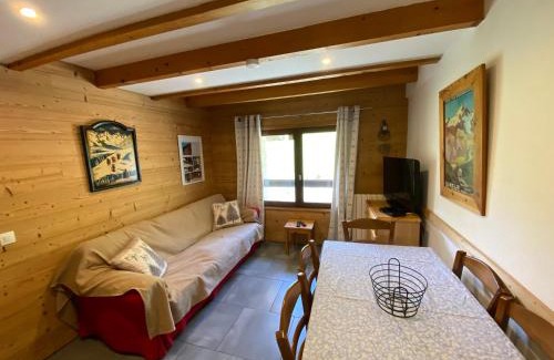 Les Orres Apartment | L ALPIN bel appartement avec terrasse dans vieille ferme de montagne rénovée