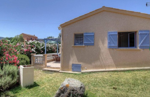 Ajaccio House | L' Amandier with communal swimming pool