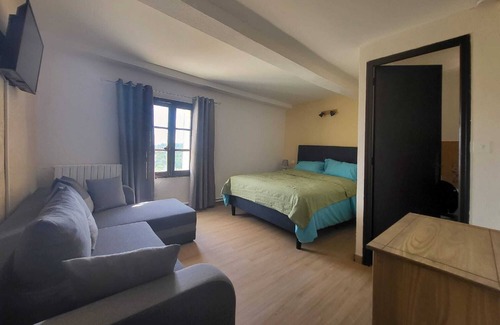 Saint-Martin-les-Eaux Bed & Breakfast | L'amphitryon