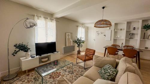 Pezenas Apartment | L Anatole Hyper centre Calme sur cour