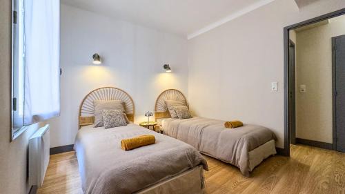 Pezenas Apartment | L Anatole Hyper centre Calme sur cour