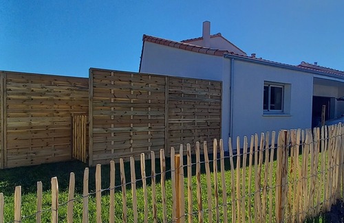 Brem Sur Mer House | L'ancrage - house 800m from the beach and shops within walking distance